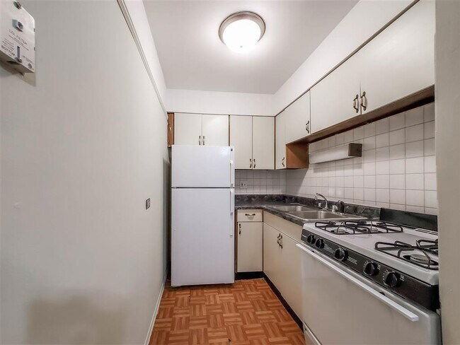 W Grace St #235 - Photo 6 of 8