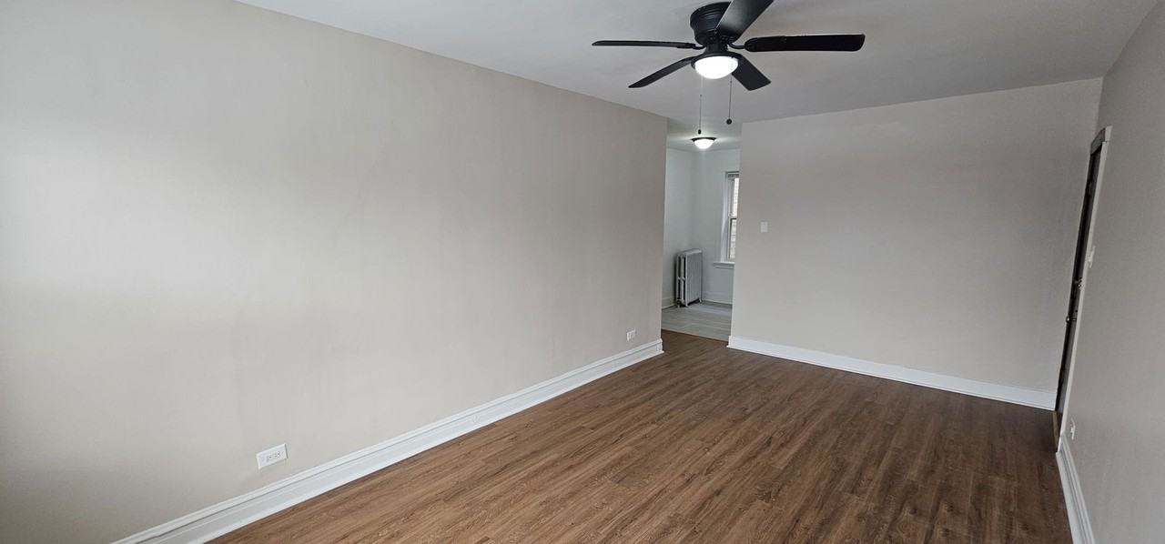 4103 N Sacramento Ave #2 - Photo 3 of 8