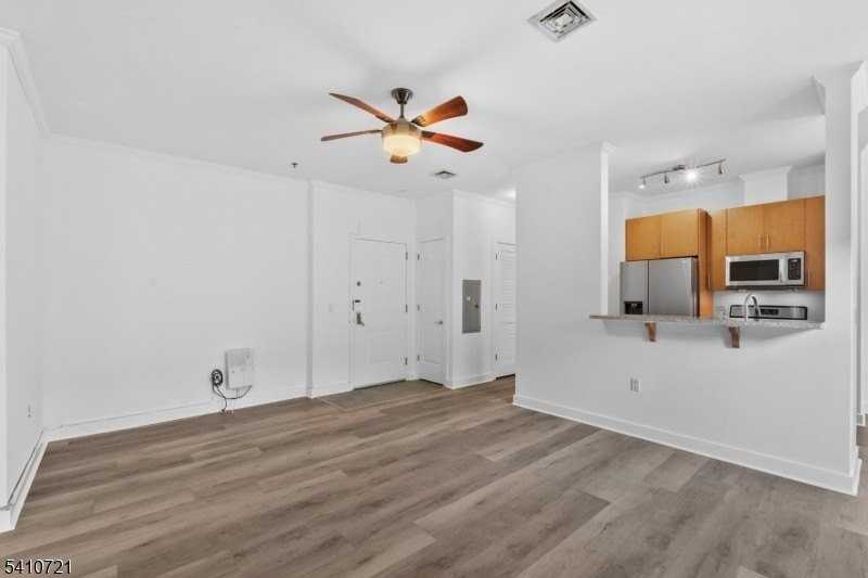 172 Culver Ave #206 - Photo 4 of 31