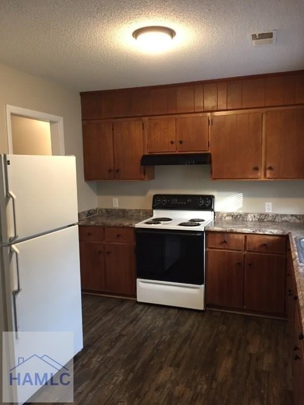 380 Howard Rd - Photo 4 of 14