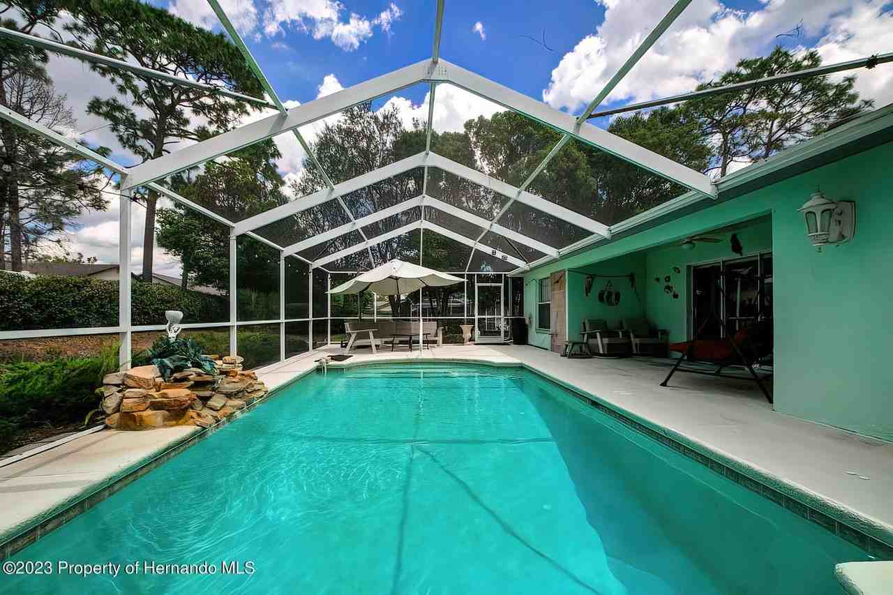 8513 Beach Rd - Photo 4 of 43