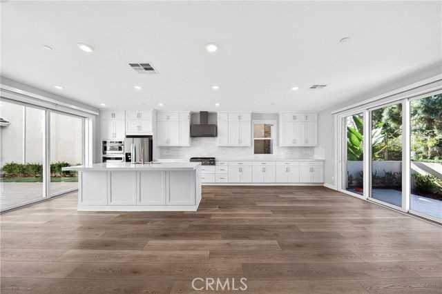 346 Chorus - Photo 2 of 8