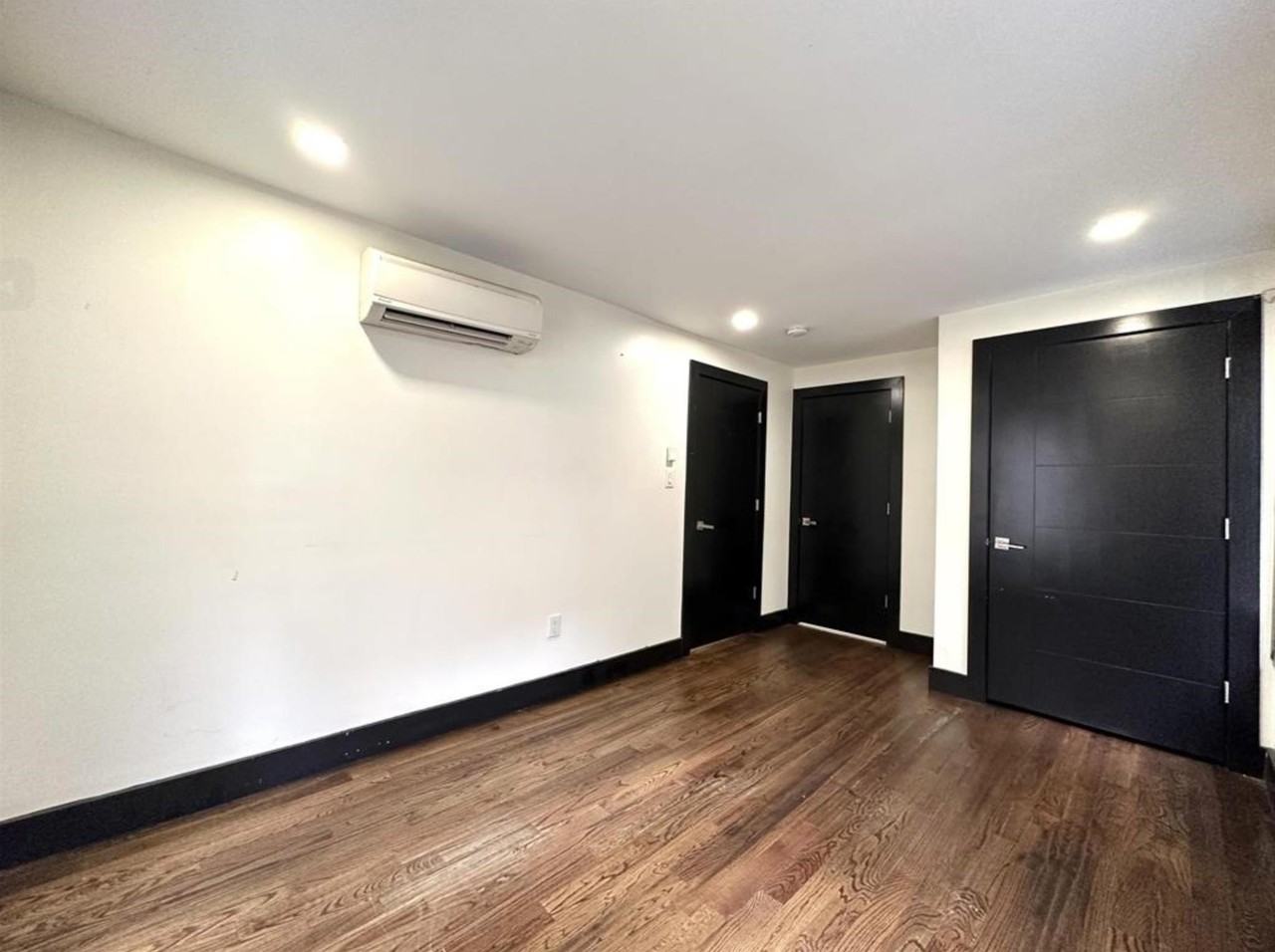 75 Vroom St #2 - Photo 3 of 6