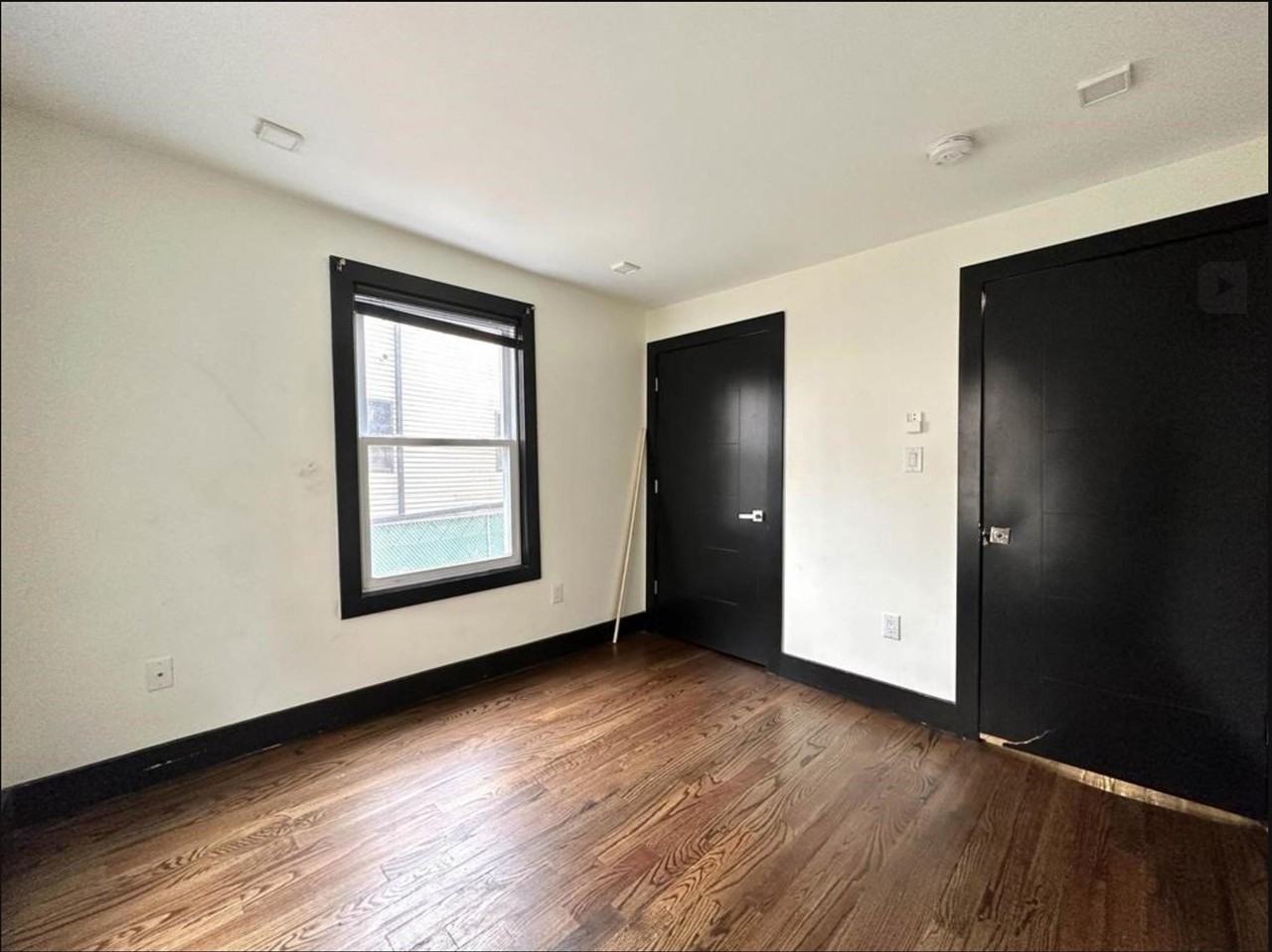 75 Vroom St #2 - Photo 4 of 6