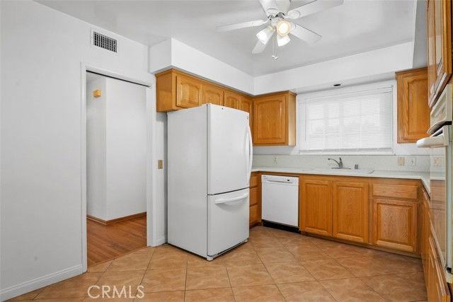 13592 Saigon Ln - Photo 5 of 8