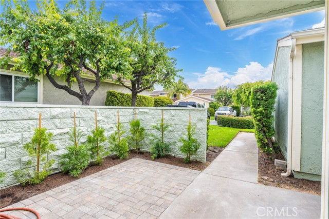 33035 Lighthouse Ct - Photo 2 of 8