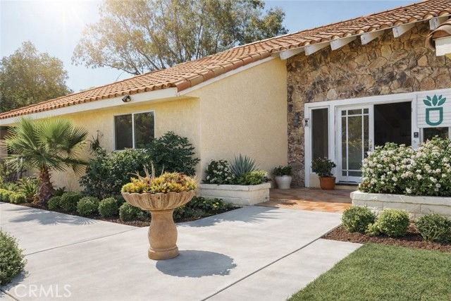 17381 Canyon Heights Dr - Photo 2 of 8