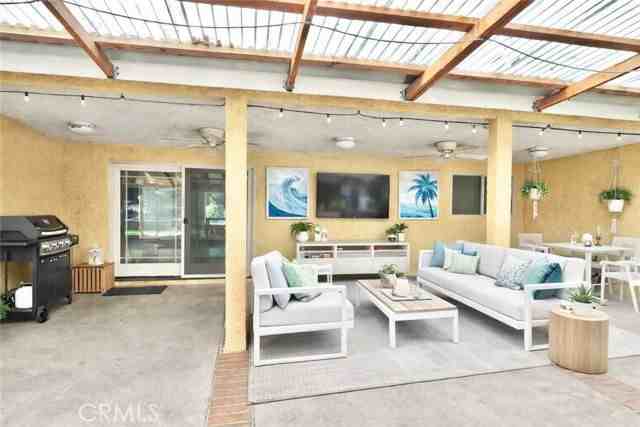 17381 Canyon Heights Dr - Photo 4 of 8