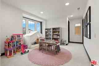 55 Suede - Photo 4 of 8