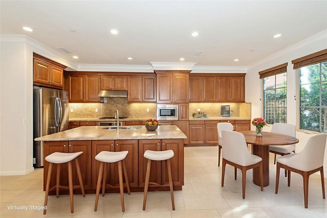 83 Bianco - Photo 4 of 8