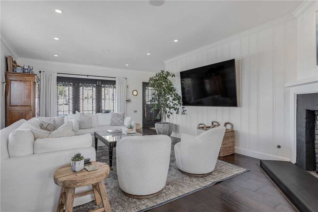 38 S Portola - Photo 2 of 8