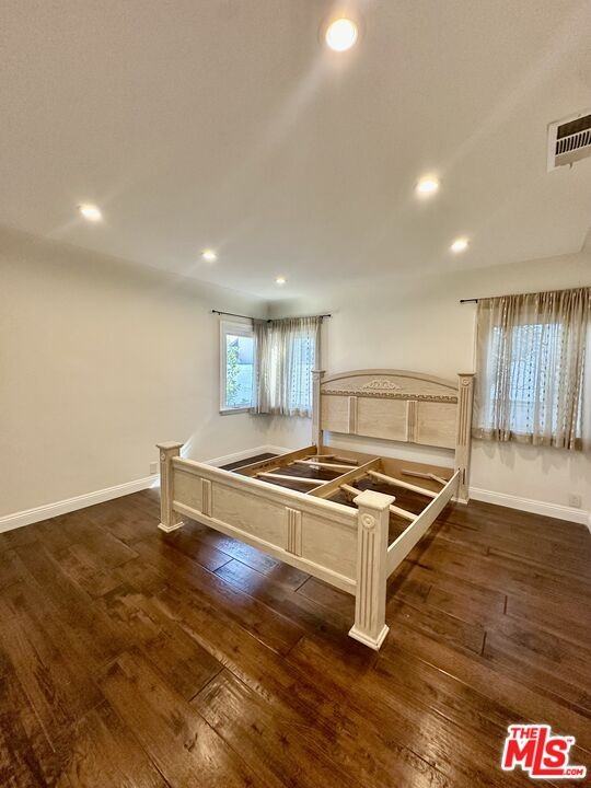 128 S Swall Dr - Photo 2 of 8