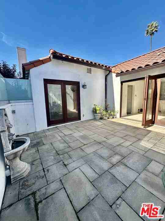 128 S Swall Dr - Photo 7 of 8