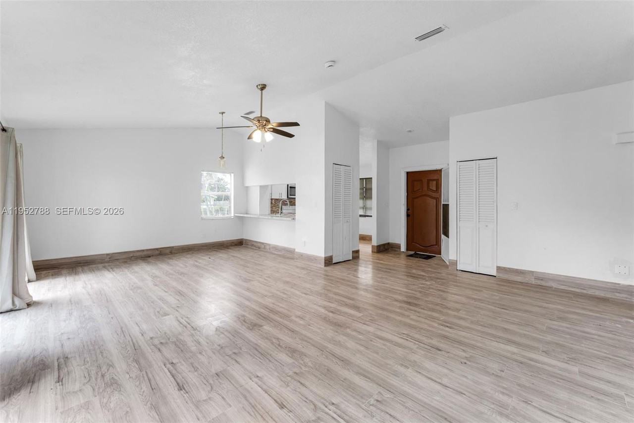 13202 Sw 276th Ter - Photo 2 of 7