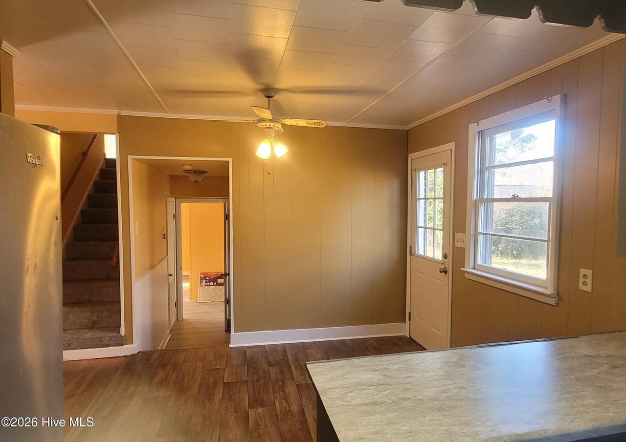 1718 Providence Rd - Photo 4 of 13