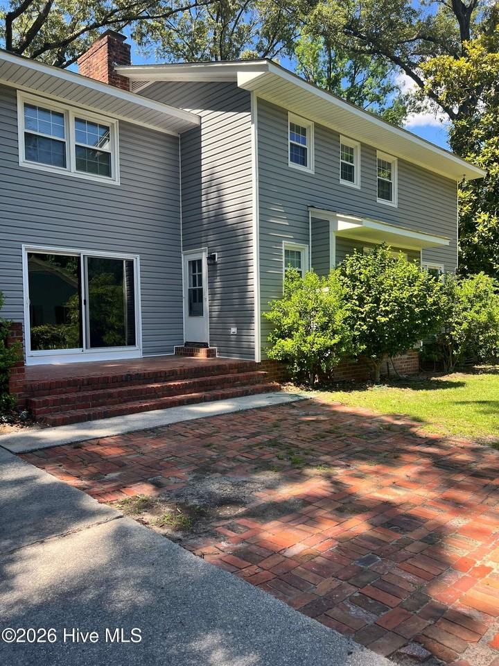 901 Se Greenville Blvd - Photo 2 of 20