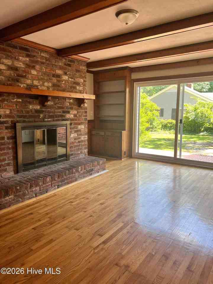 901 Se Greenville Blvd - Photo 7 of 20