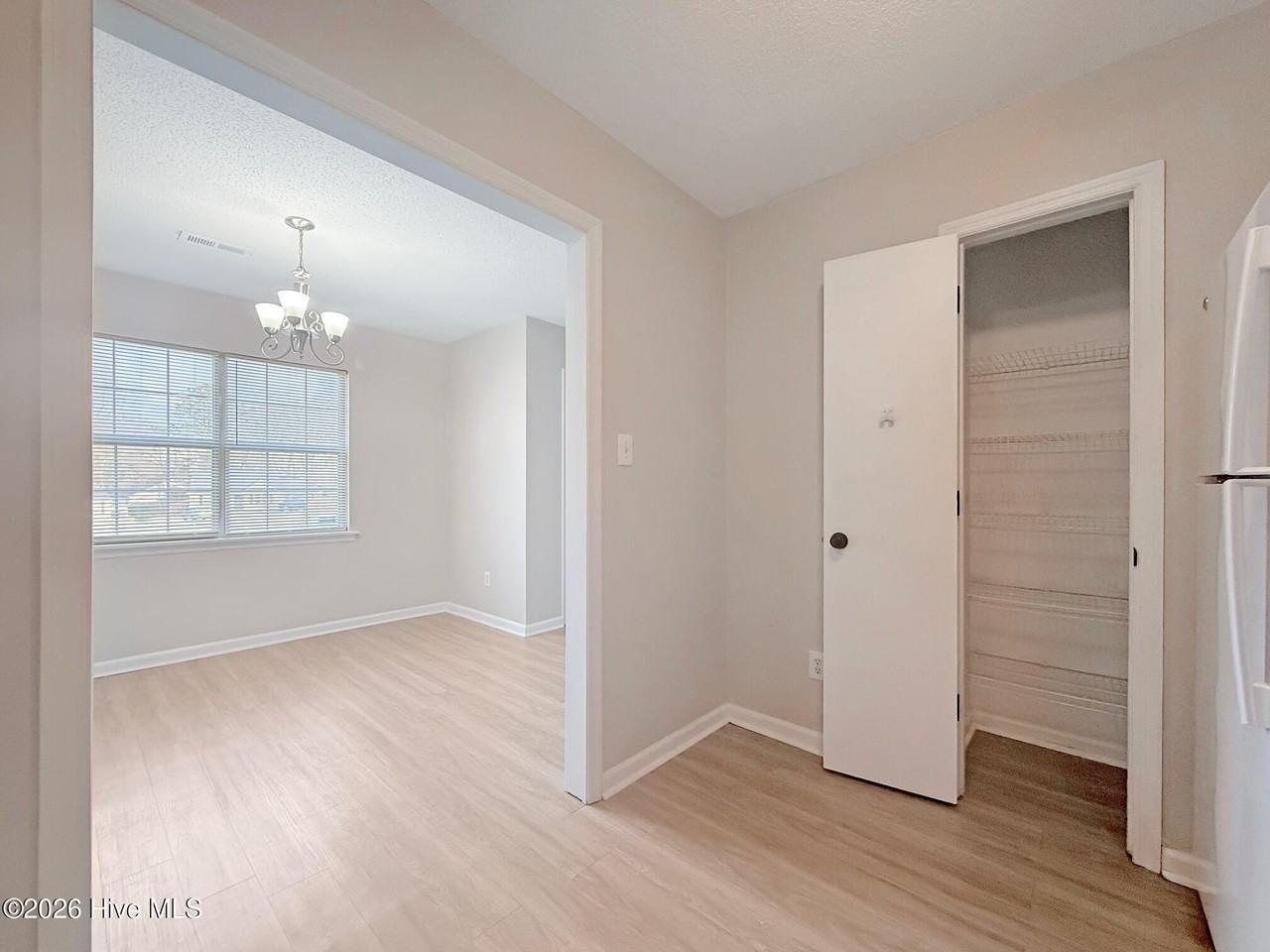 405 Somerset Cv - Photo 7 of 21