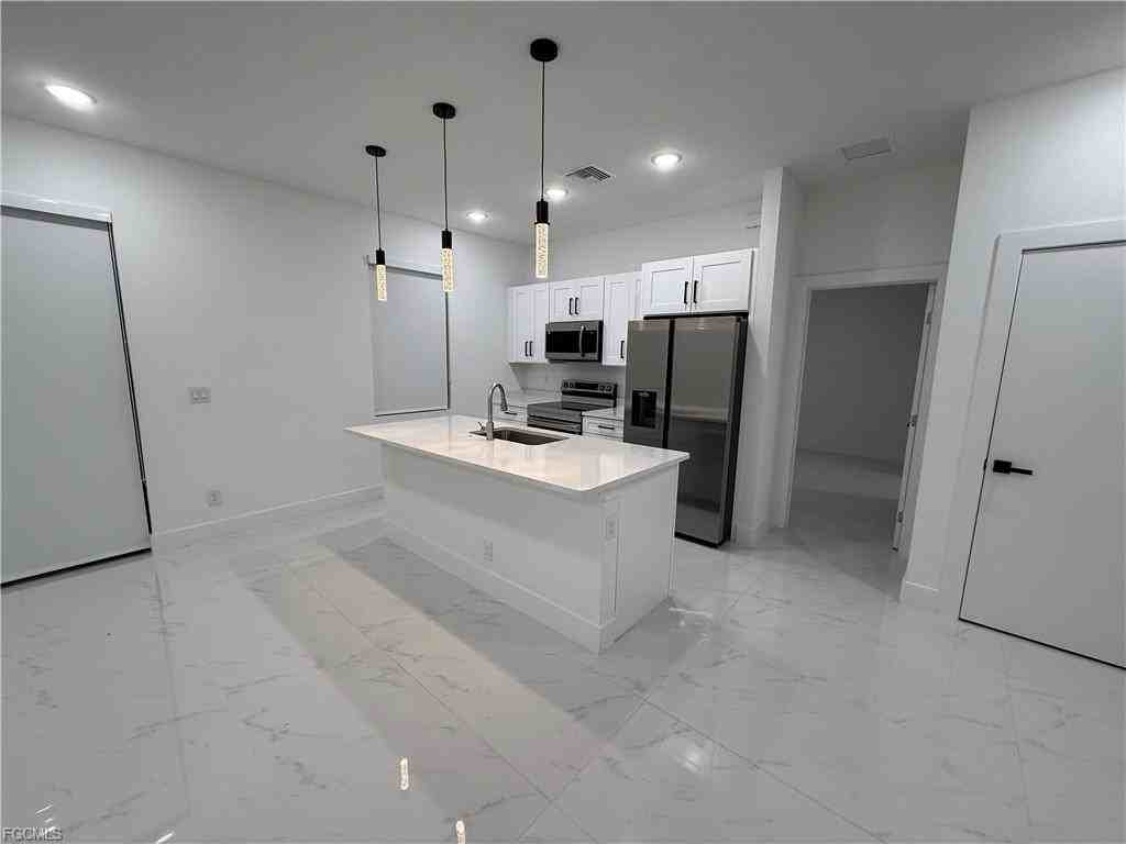 3311 72nd St W - Photo 6 of 8