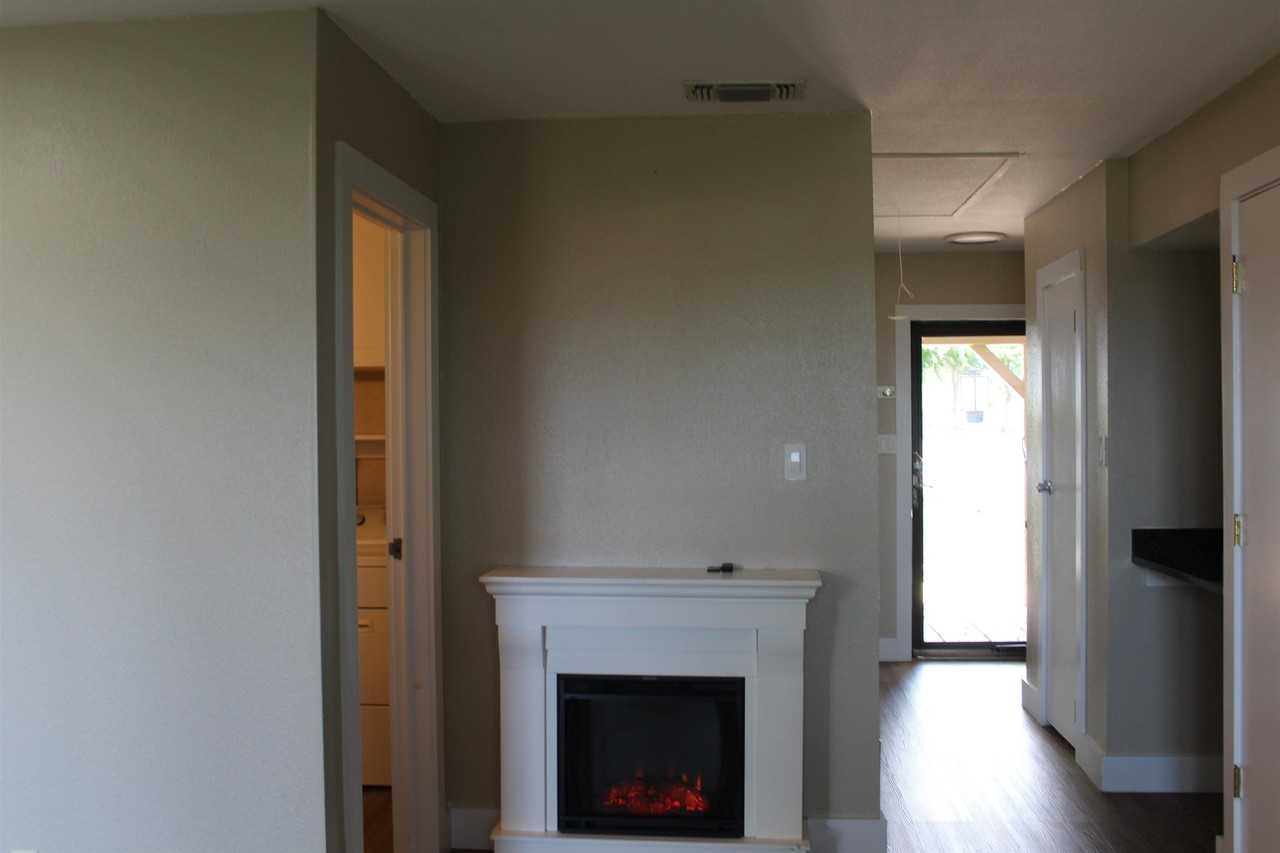 300 Poker Chip - Photo 3 of 13