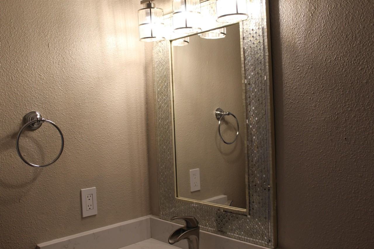 300 Poker Chip - Photo 5 of 13