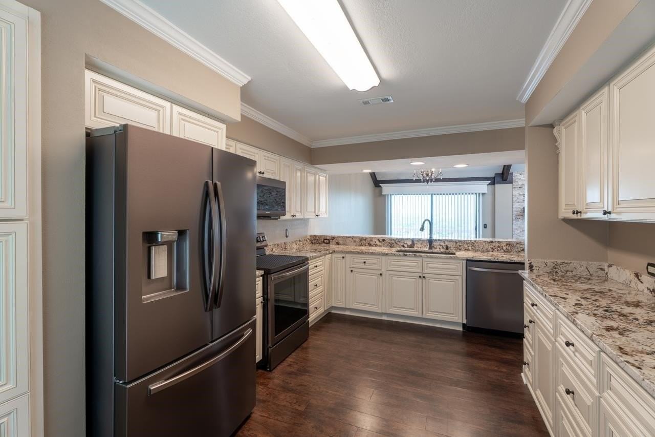 401 Hi There - Photo 4 of 18