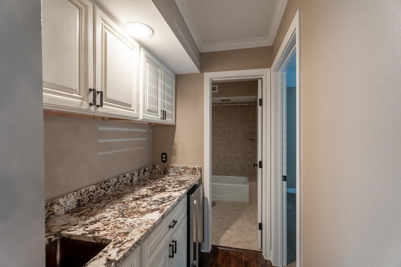 401 Hi There - Photo 5 of 18