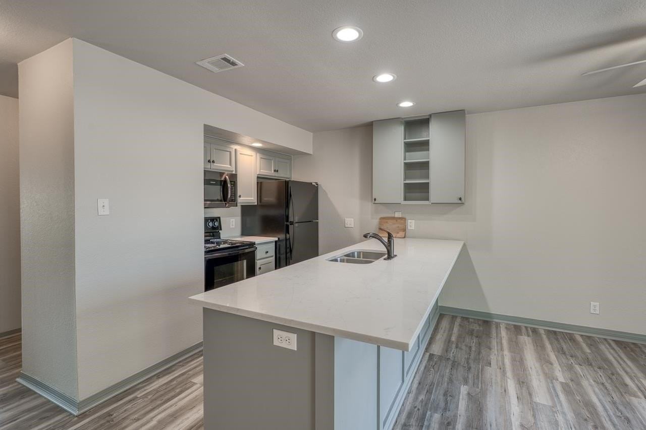 906 Hi Cir N - Photo 3 of 10