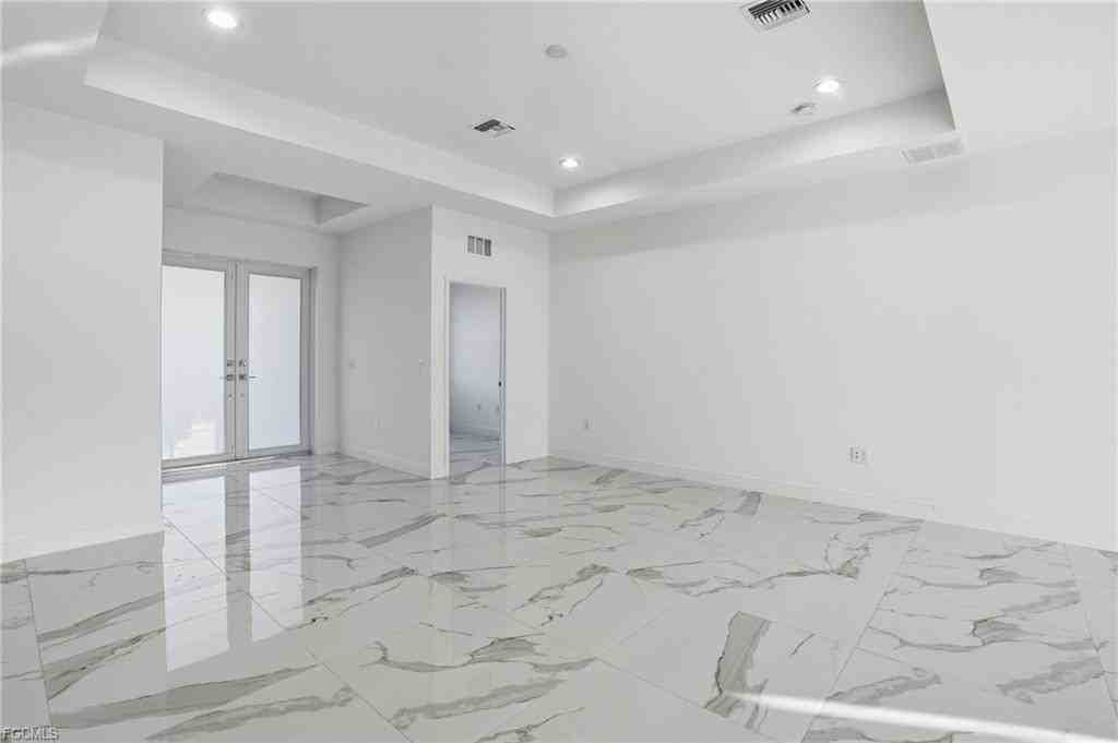 406 Genoa Ave S - Photo 3 of 8
