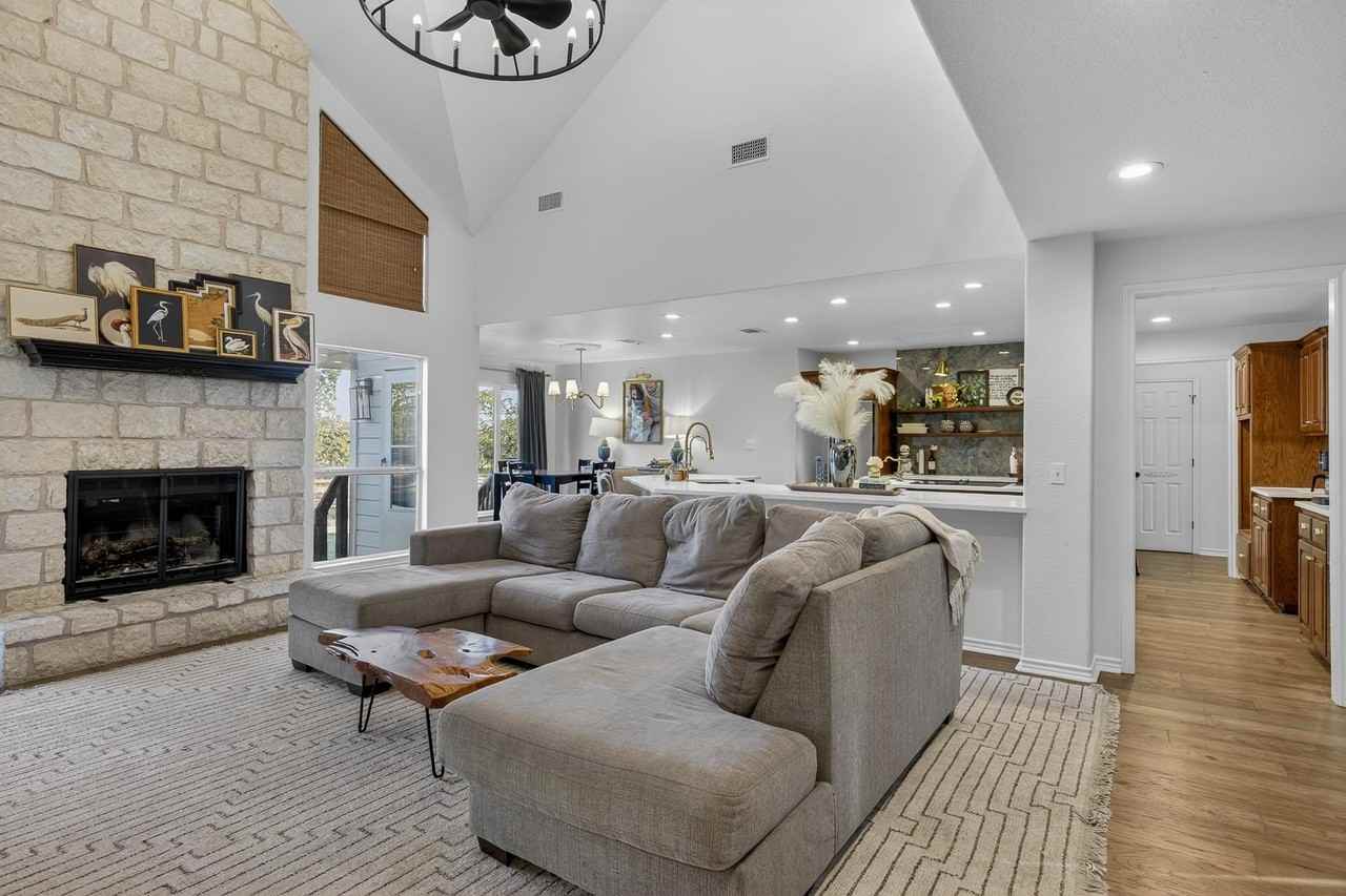 435 Oxbow Trl - Photo 6 of 30