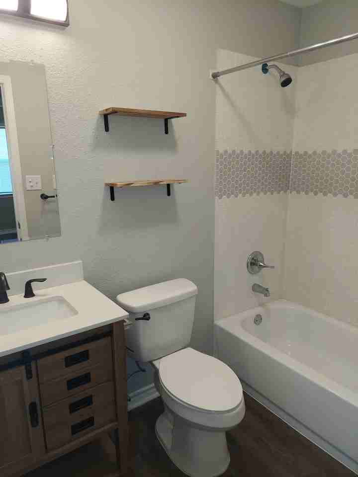 606 S Pierce St - Photo 6 of 9