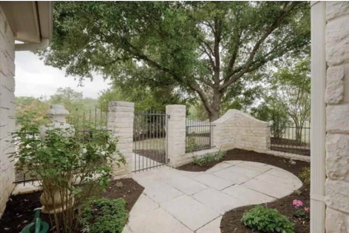 203 Hi Cir W - Photo 3 of 9