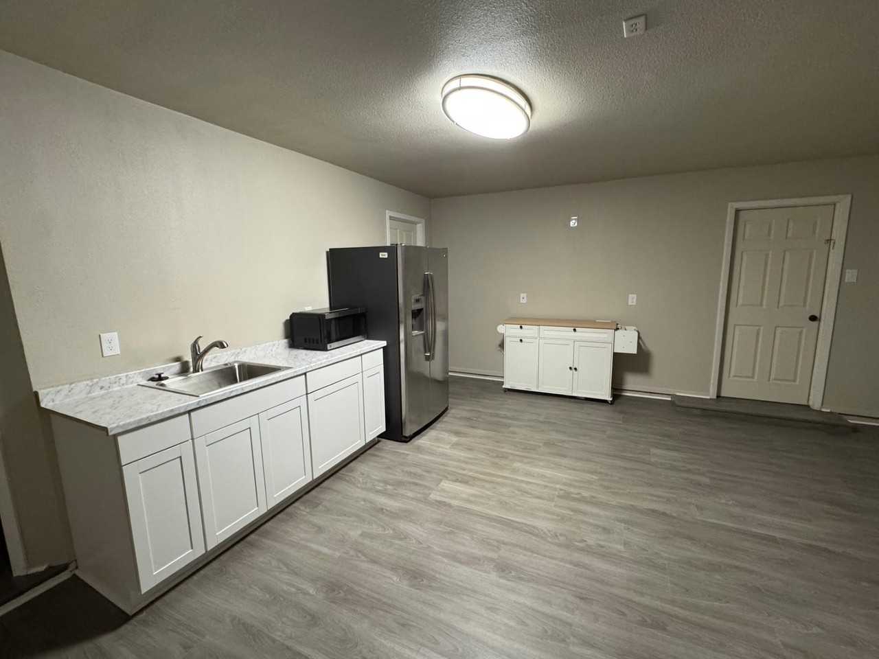 5303 Shady Oaks Cir - Photo 5 of 10