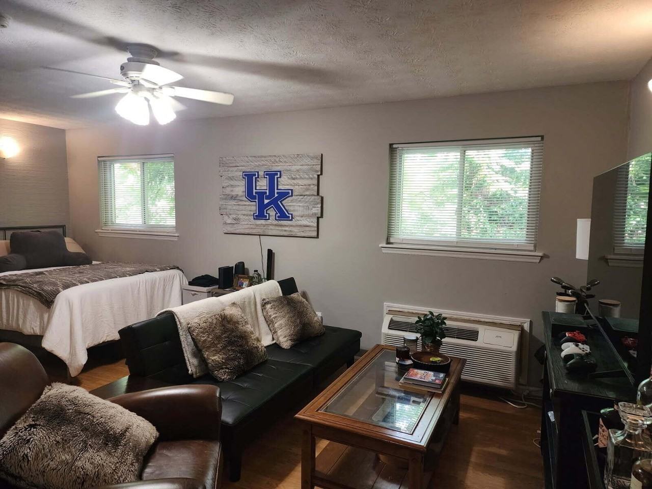 562 Woodland Ave Apt 13 #13 - Photo 2 of 12