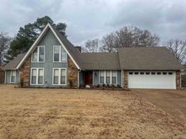 featured image of 166 E Lawnwood Dr