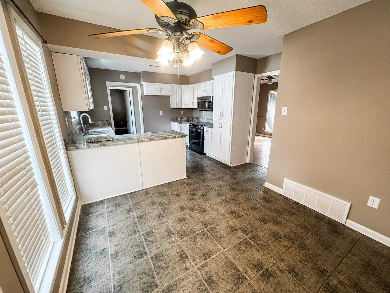 166 E Lawnwood Dr - Photo 4 of 13