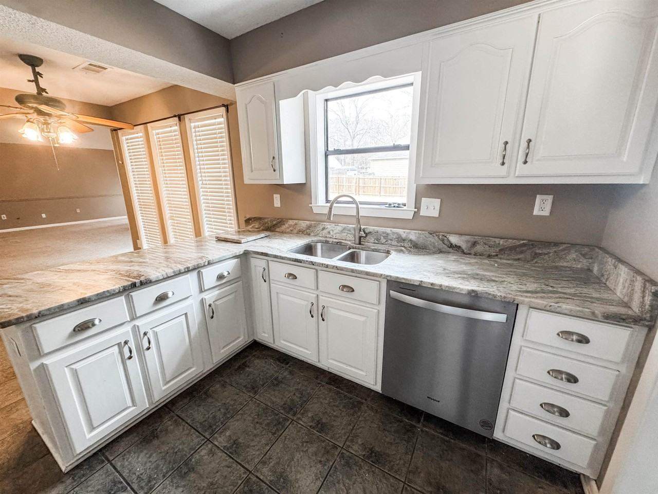 166 E Lawnwood Dr - Photo 5 of 13