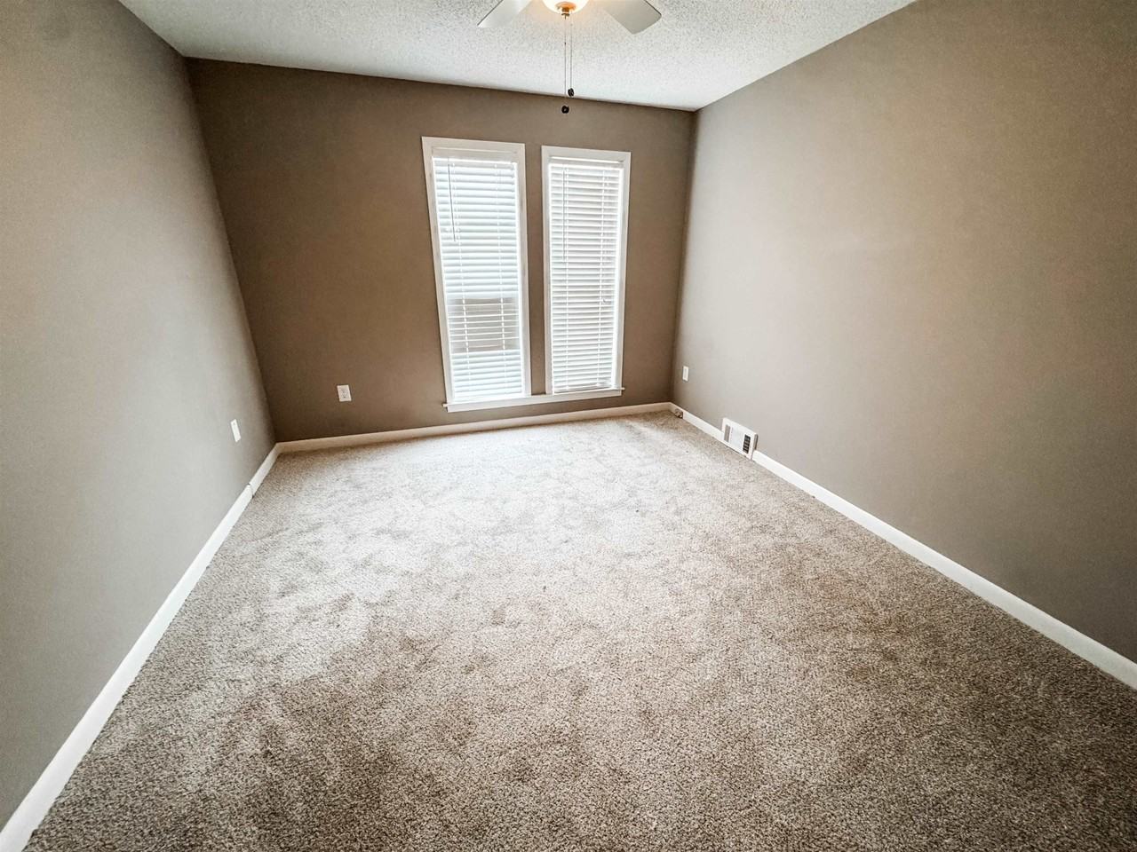 166 E Lawnwood Dr - Photo 7 of 13