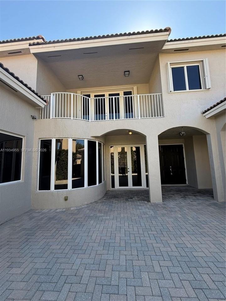 2239 Se 19th Ave #2239 - Photo 2 of 35