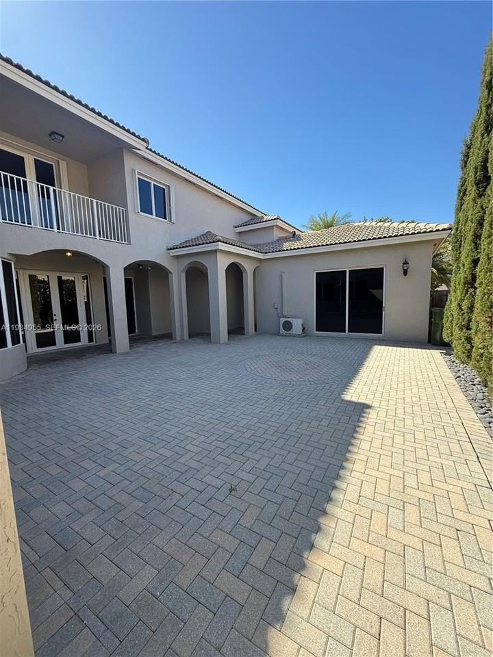 2239 Se 19th Ave #2239 - Photo 4 of 35