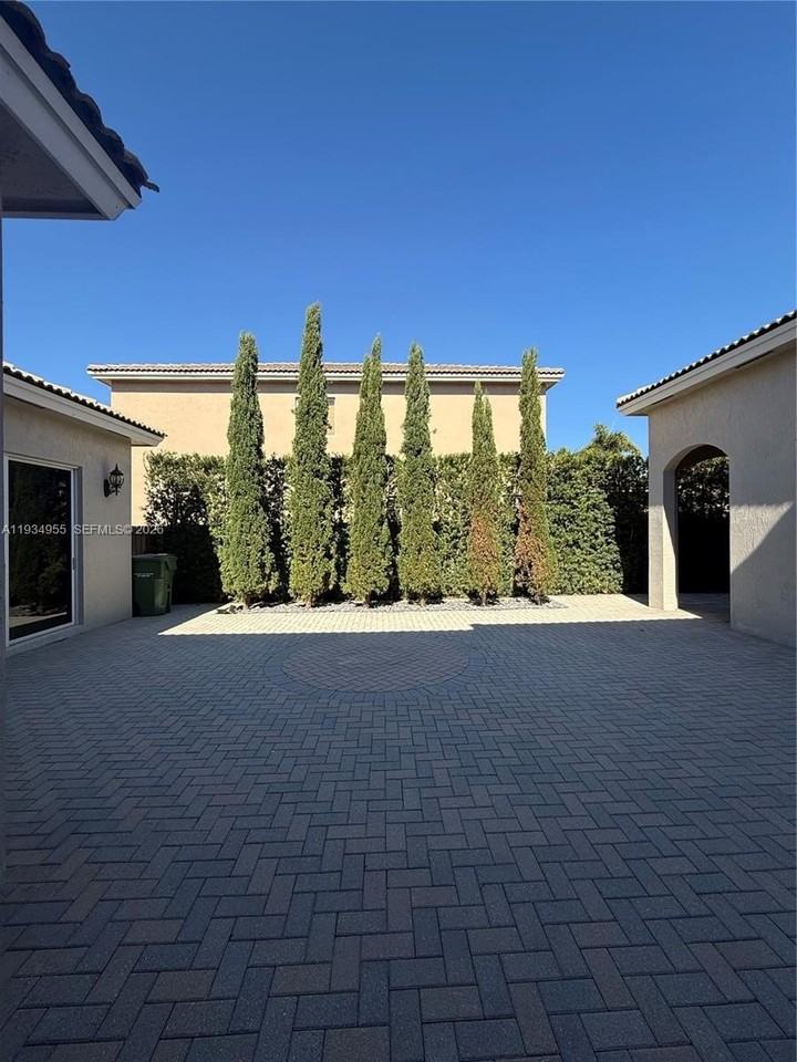 2239 Se 19th Ave #2239 - Photo 5 of 35