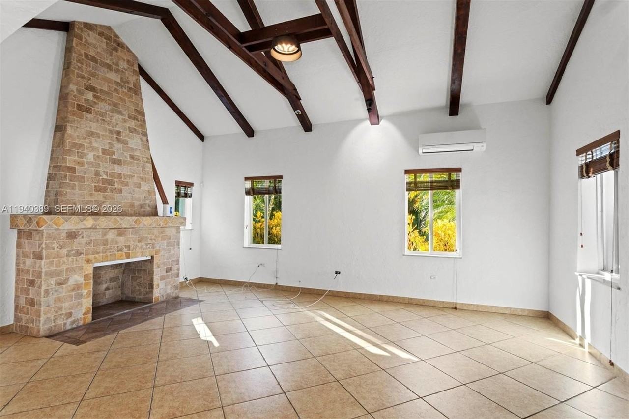 7975 Sunset Dr - Photo 6 of 19