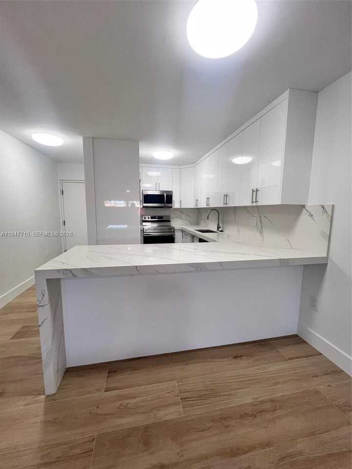 840 Sw 129th Pl #101 - Photo 3 of 20