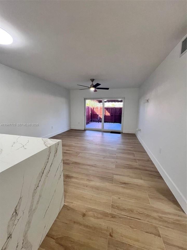 840 Sw 129th Pl #101 - Photo 7 of 20