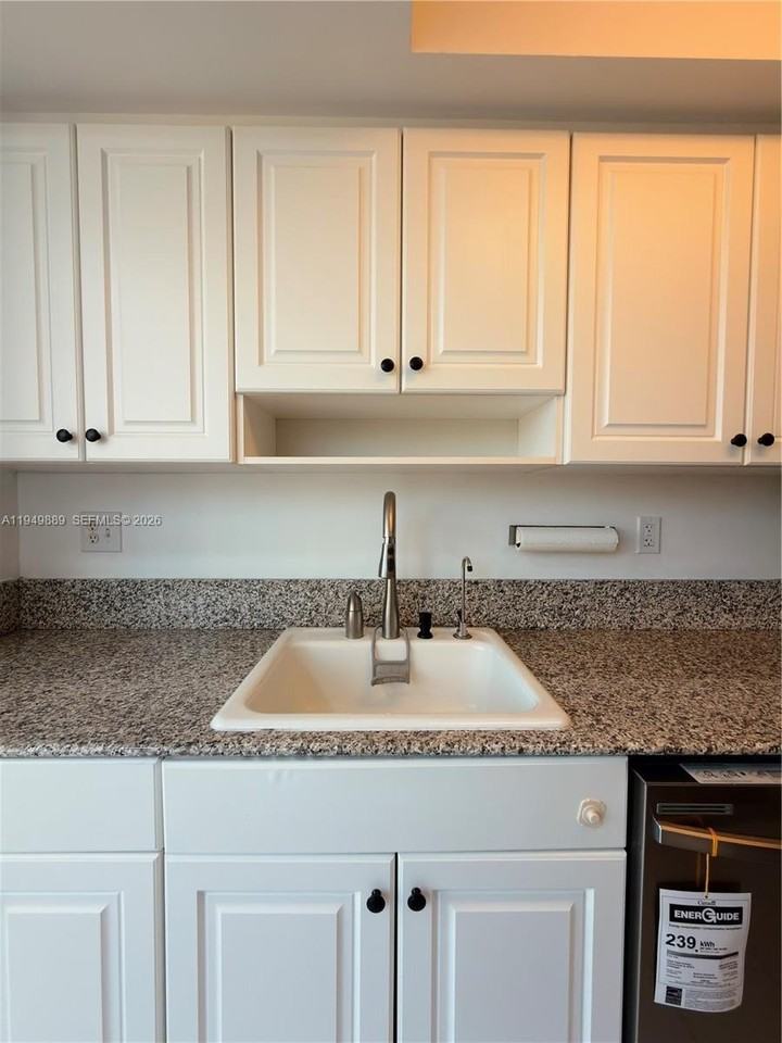 2501 Sw 37th Ave #306 - Photo 2 of 26