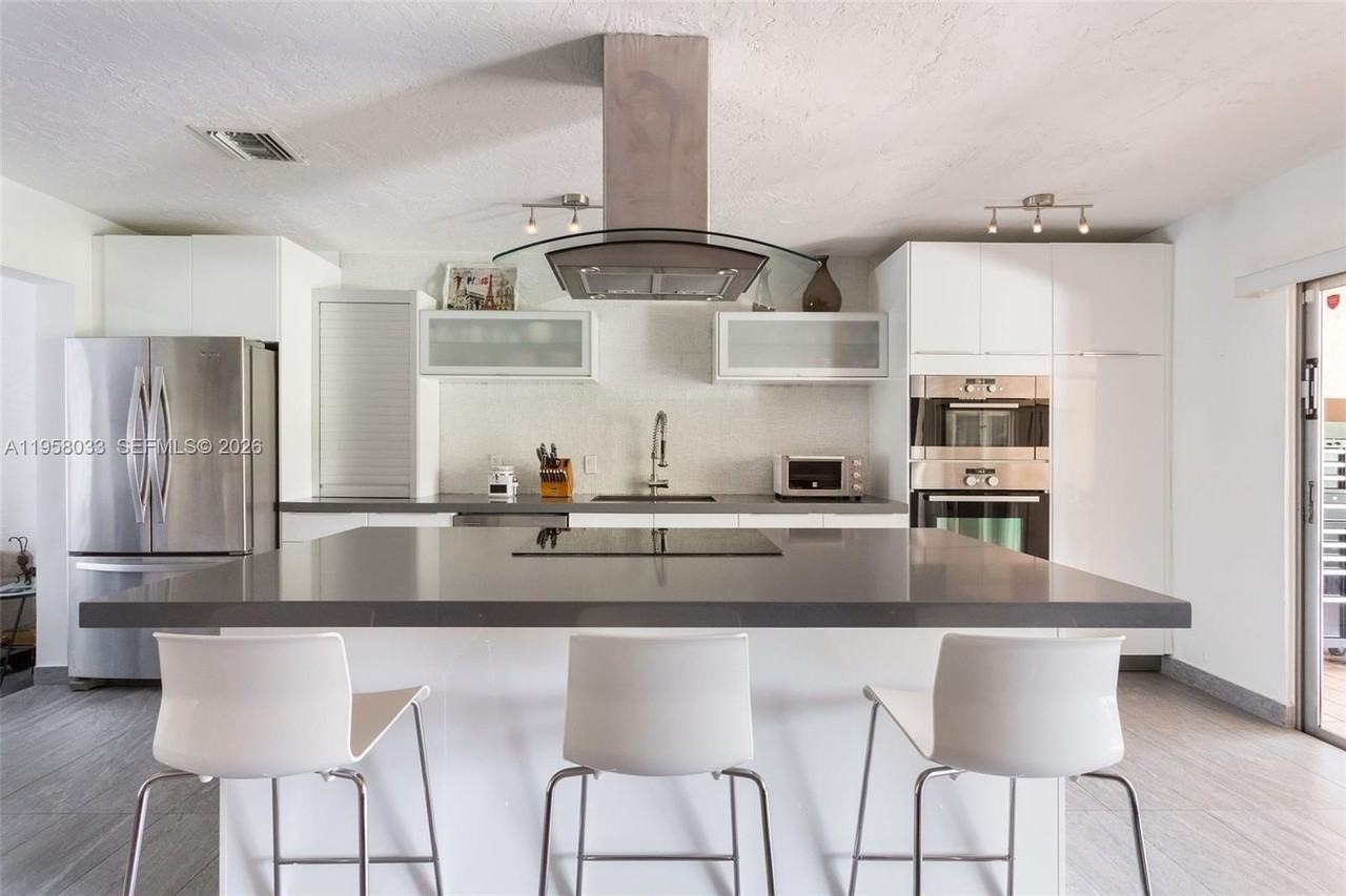 8514 Sw 103rd Ave #8514 - Photo 2 of 24