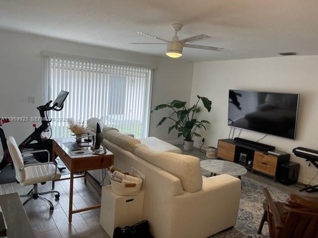 637 Sw 3rd Ave #2 - Photo 2 of 10