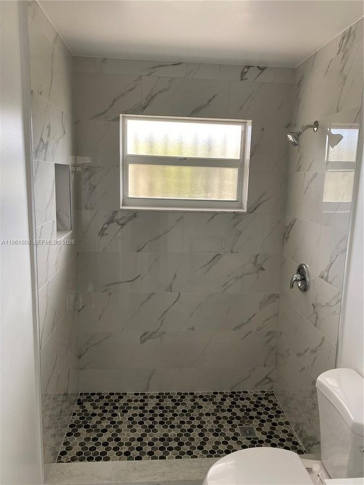 121 E 6th St #0 - Photo 3 of 7