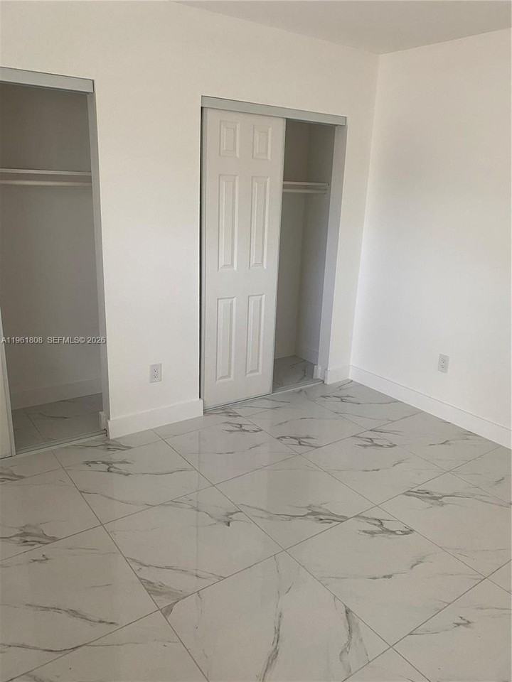 121 E 6th St #0 - Photo 4 of 7