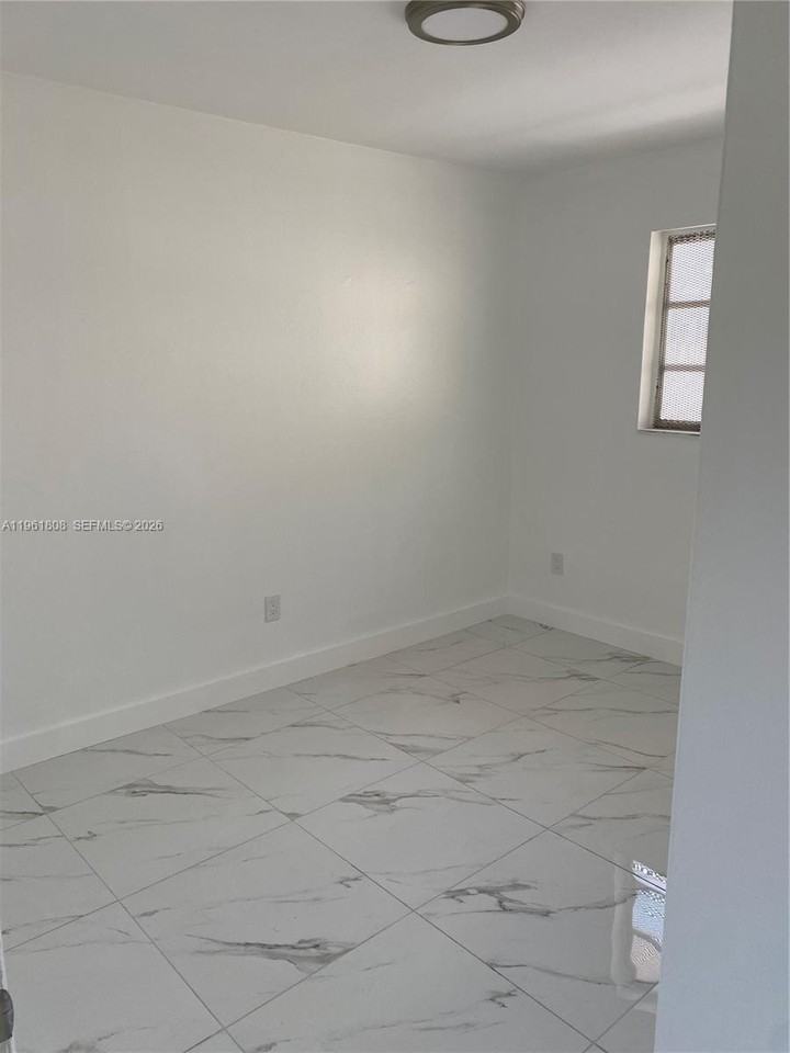 121 E 6th St #0 - Photo 6 of 7